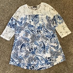 Women’s XL Reborn Blue and White Tunic